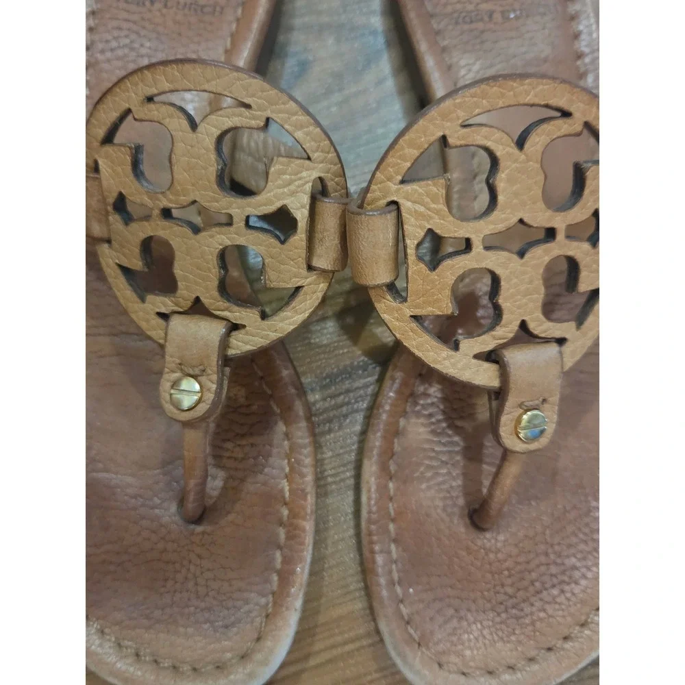Tory Burch Miller Tan Leather Thong Sandals Gold Logo Medallion Flat Shoes 37